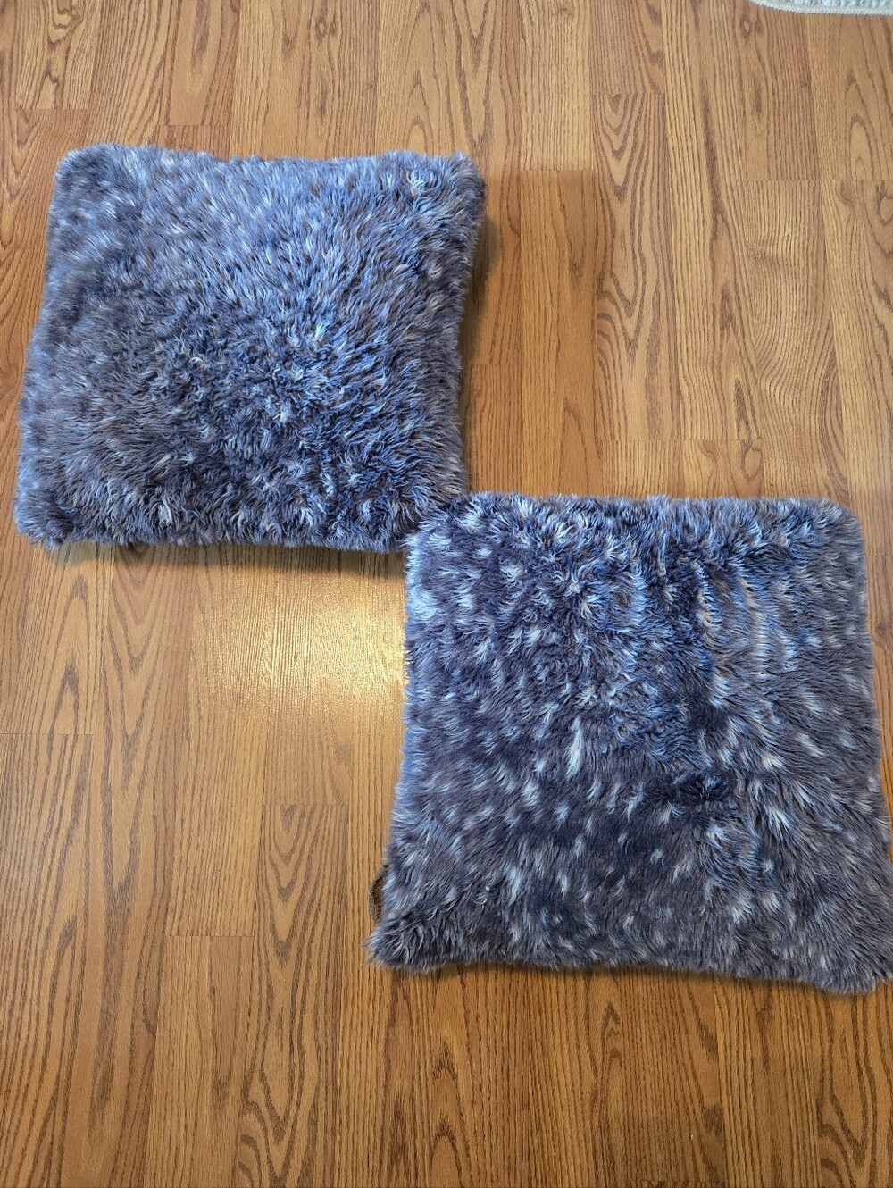 Koolaburra Ugg Set Of 2 Accent Pillows Blue Antelope Animal Print Faux Fur Fuzzy